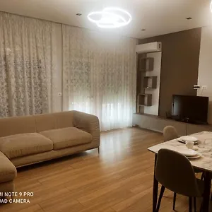 Alina's تيرانا