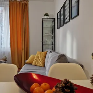 https://krlewska-apartamenty-centrum-warszawa.warsawhotelspoland.com