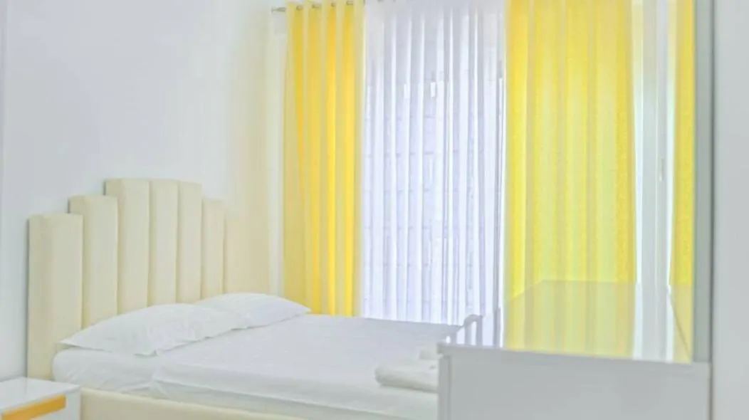 Centaurus Apartments Тирана