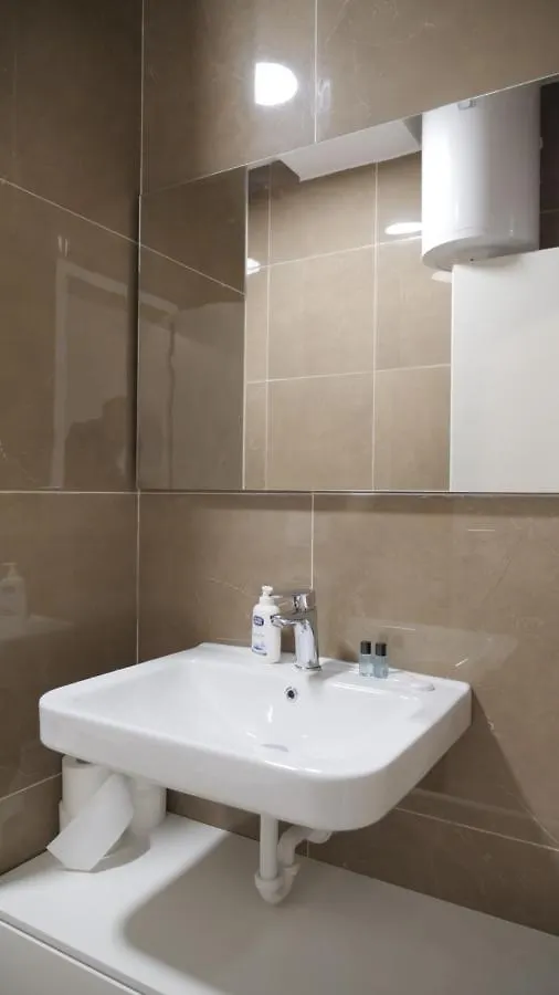 Centaurus Apartments Tirana 0*,  Albanien
